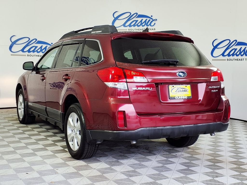 Used 2011 Subaru Outback 3.6R Limited AWD/4WD image 2