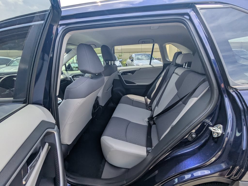Used 2025 Toyota RAV4 XLE FWD image 24
