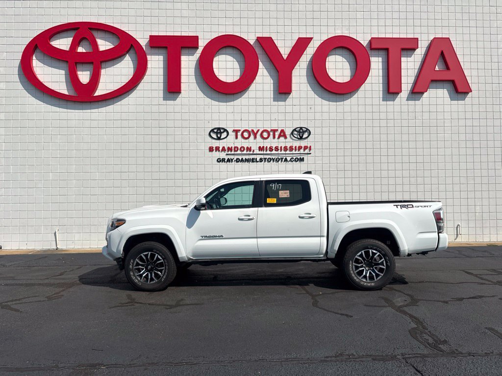 Used 2020 Toyota Tacoma TRD Sport RWD image 4