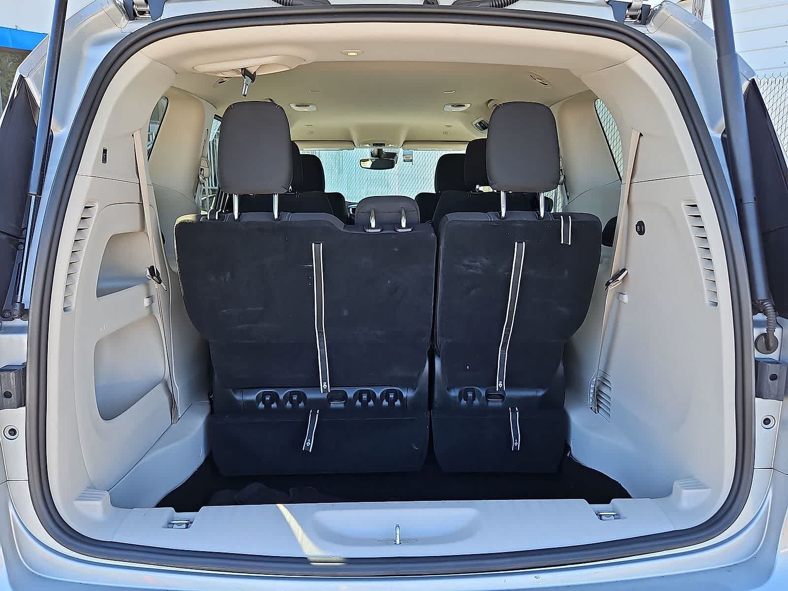Used 2024 Chrysler Voyager LX FWD image 30