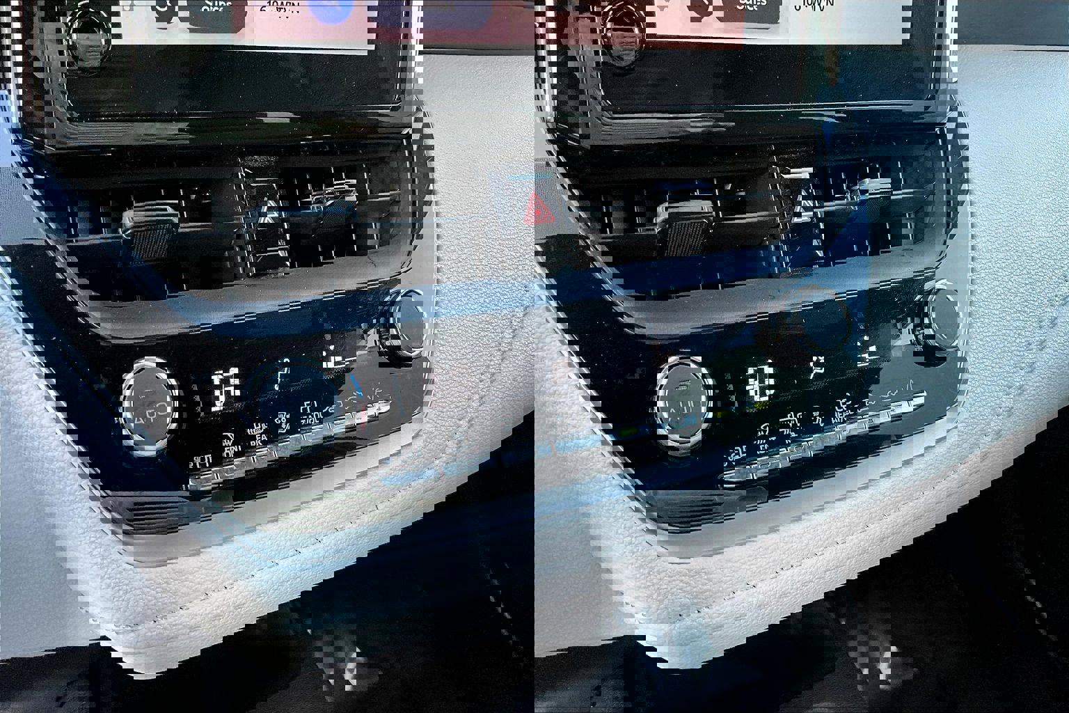 Used 2024 Toyota Corolla SE FWD image 15