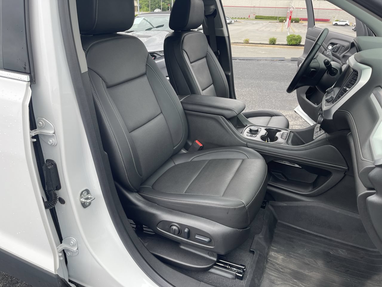 Used 2023 GMC Acadia SLT w/ Preferred Package FWD image 28