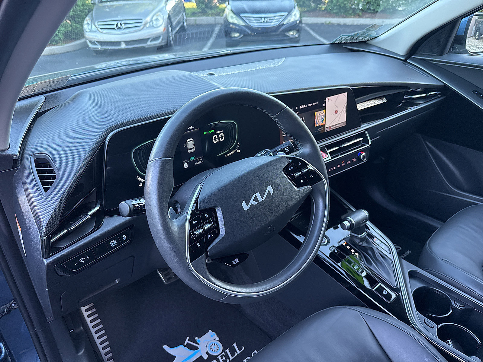 Used 2023 Kia Niro EX Touring FWD image 25
