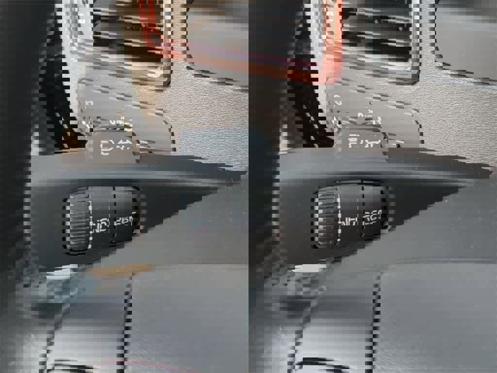 Used 2008 Volvo XC70 3.2 image 25