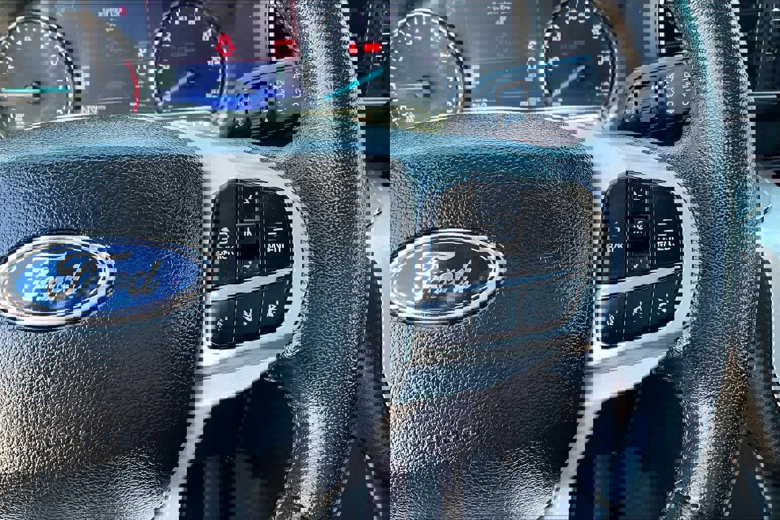 Used 2022 Ford Explorer XLT w/ Equipment Group 202A image 24