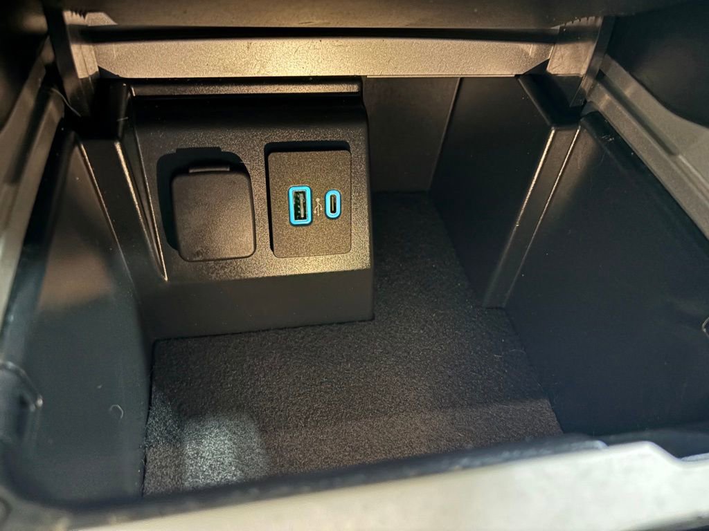 Used 2023 Ford Explorer XLT w/ Equipment Group 202A image 17