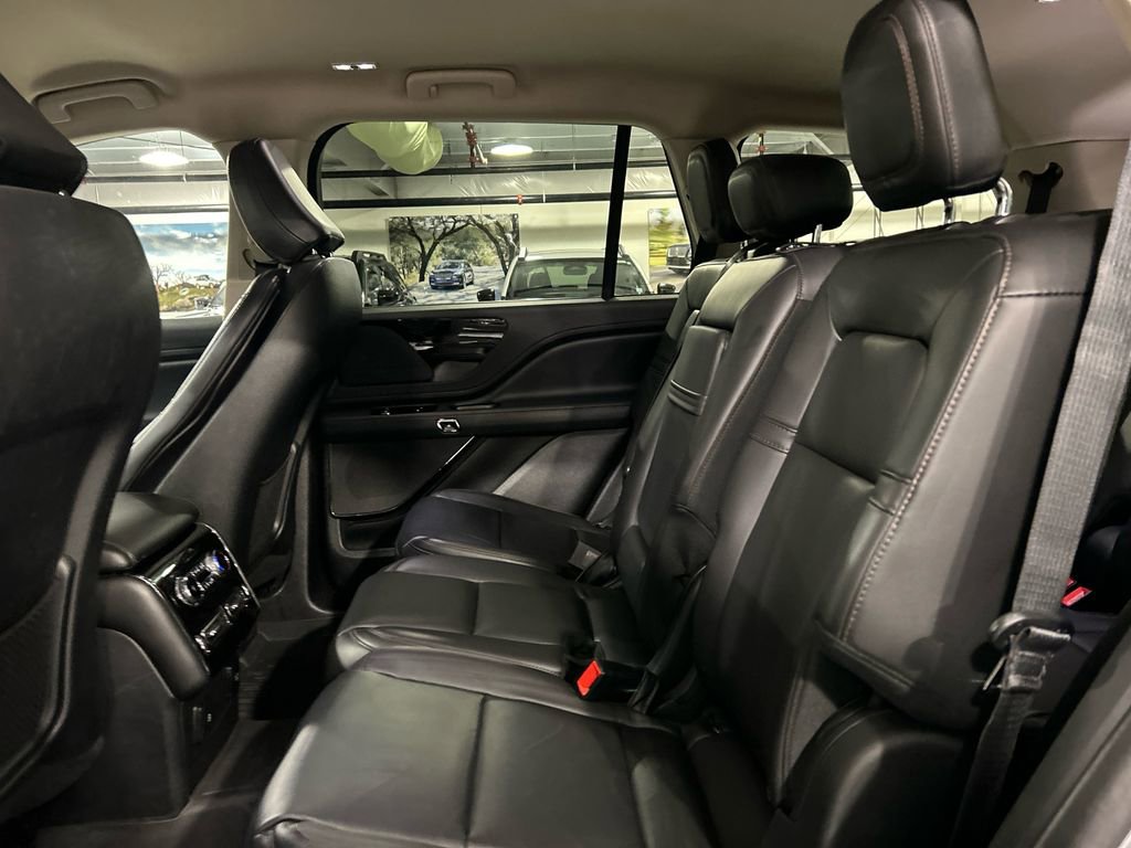 Certified 2023 Lincoln Aviator AWD image 23