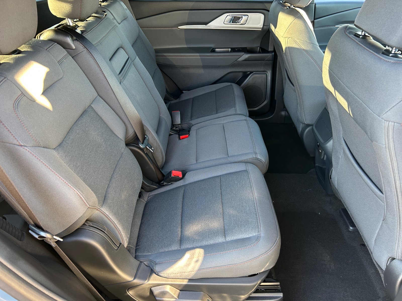 New 2027 Ford Explorer Active RWD image 18