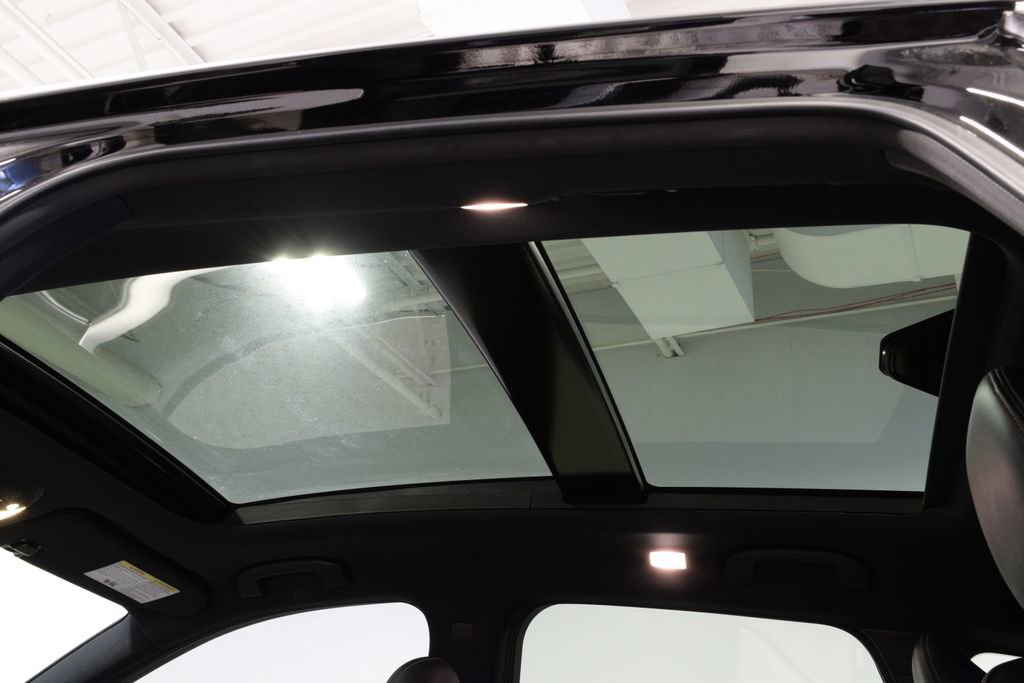 Used 2021 INFINITI QX50 Luxe w/ Appearance Package image 4