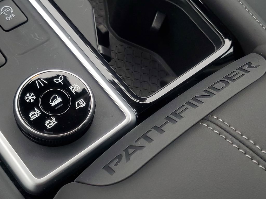 New 2025 Nissan Pathfinder SL image 27