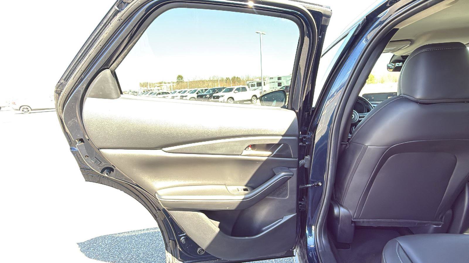 Used 2023 MAZDA CX-30 AWD 2.5 S w/ Select Package image 22