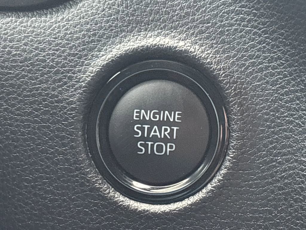 Used 2025 Toyota Tundra SR5 AWD/4WD image 19
