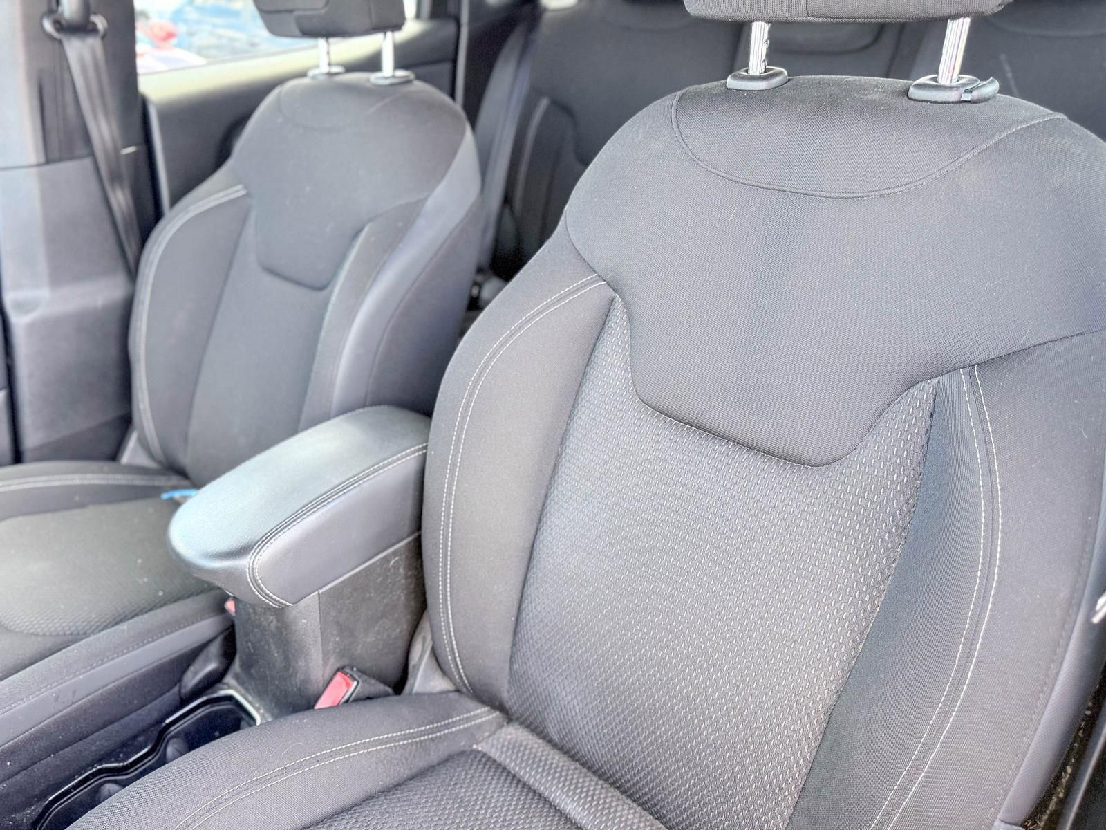 Used 2022 Jeep Renegade Altitude w/ Convenience Group image 15