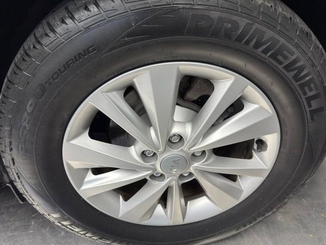 Used 2018 Kia Sedona L image 6