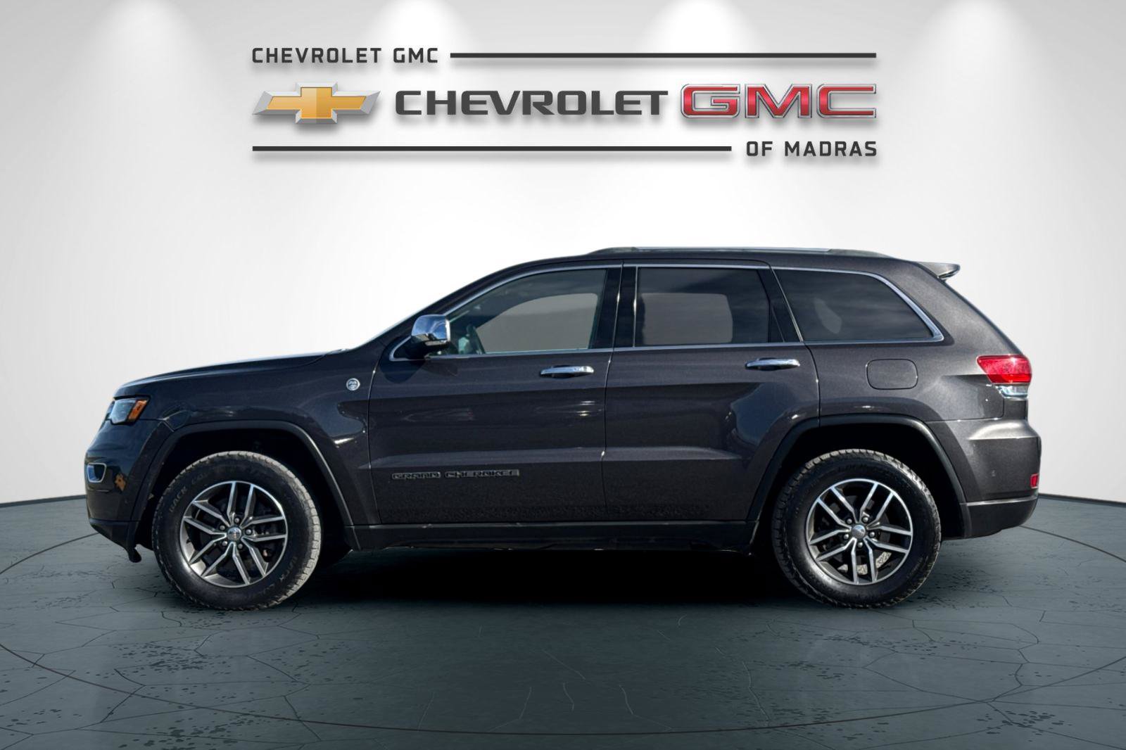 Used 2018 Jeep Grand Cherokee Limited w/ Luxury Group II AWD/4WD image 6