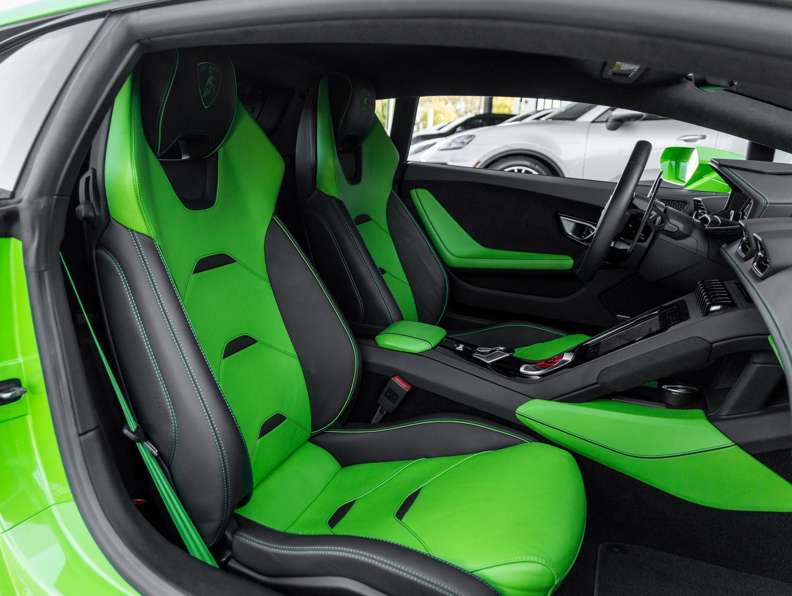 Used 2023 Lamborghini Huracan EVO image 36