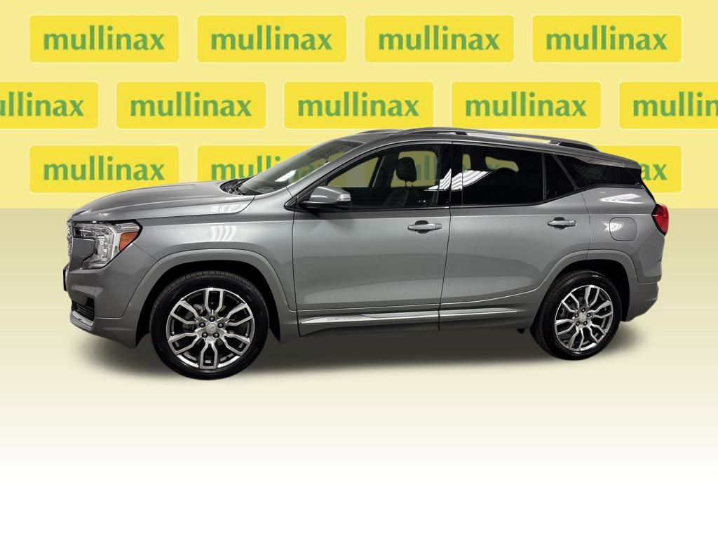 Used 2023 GMC Terrain Denali image 9