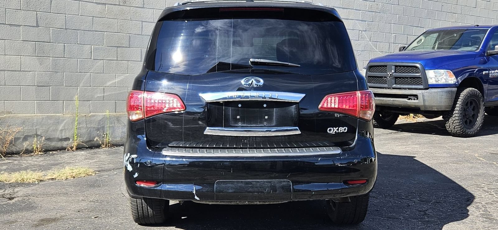 Used 2012 INFINITI QX56 4WD w/ Deluxe Touring Pkg image 4