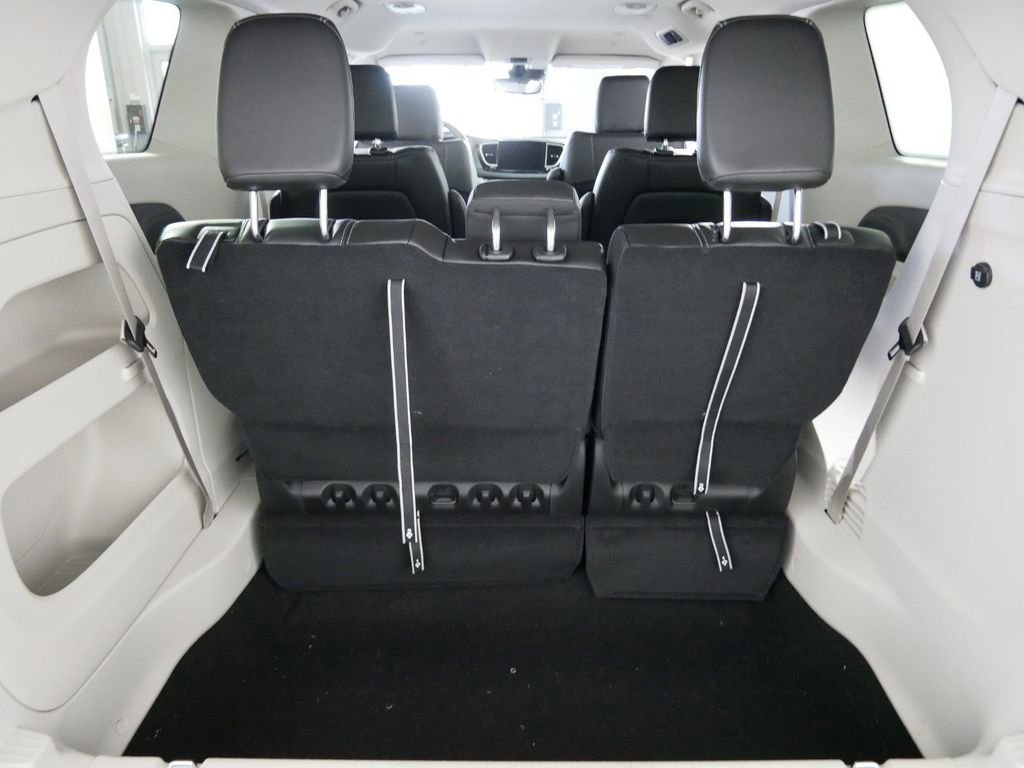 New 2024 Chrysler Pacifica Touring-L image 28