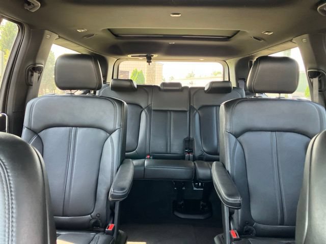 Used 2025 Jeep Wagoneer Series III w/ Premium Group I AWD/4WD image 23