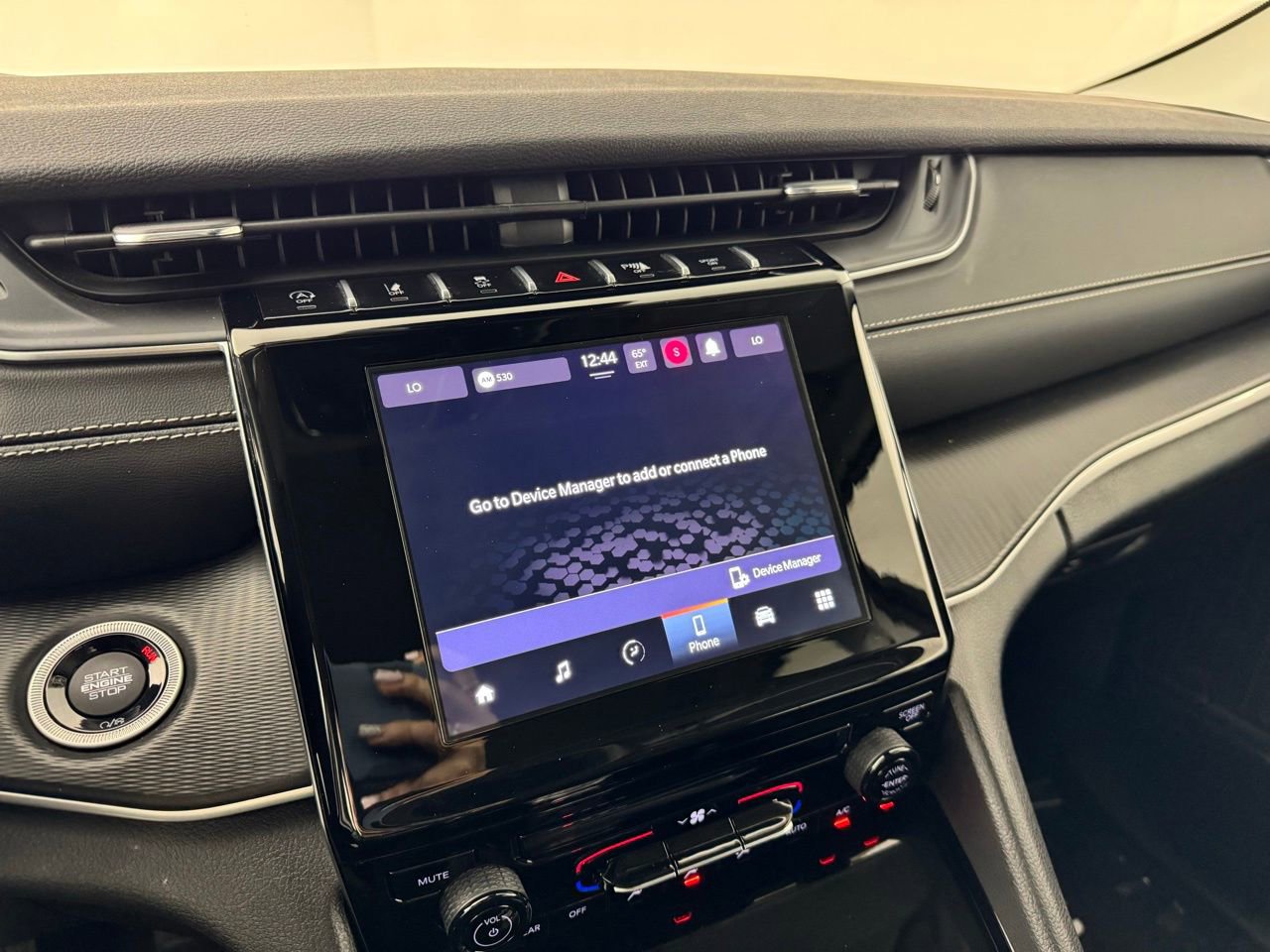 Used 2023 Jeep Grand Cherokee Laredo X image 18