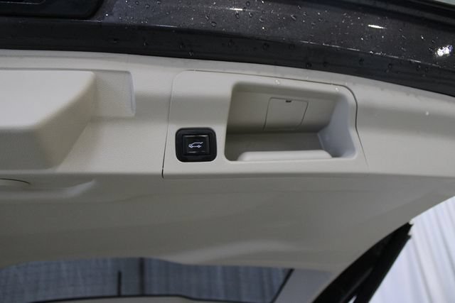 Used 2017 GMC Acadia Denali w/ Technology Package FWD image 35