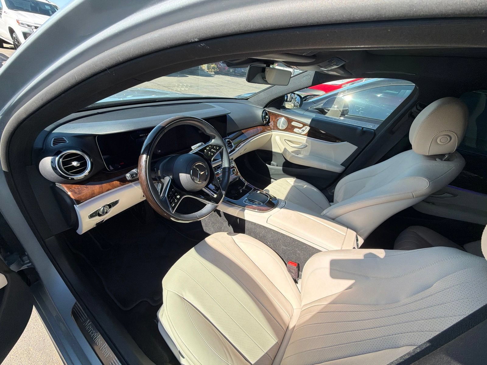 Used 2022 Mercedes-Benz E 350 Sedan image 3