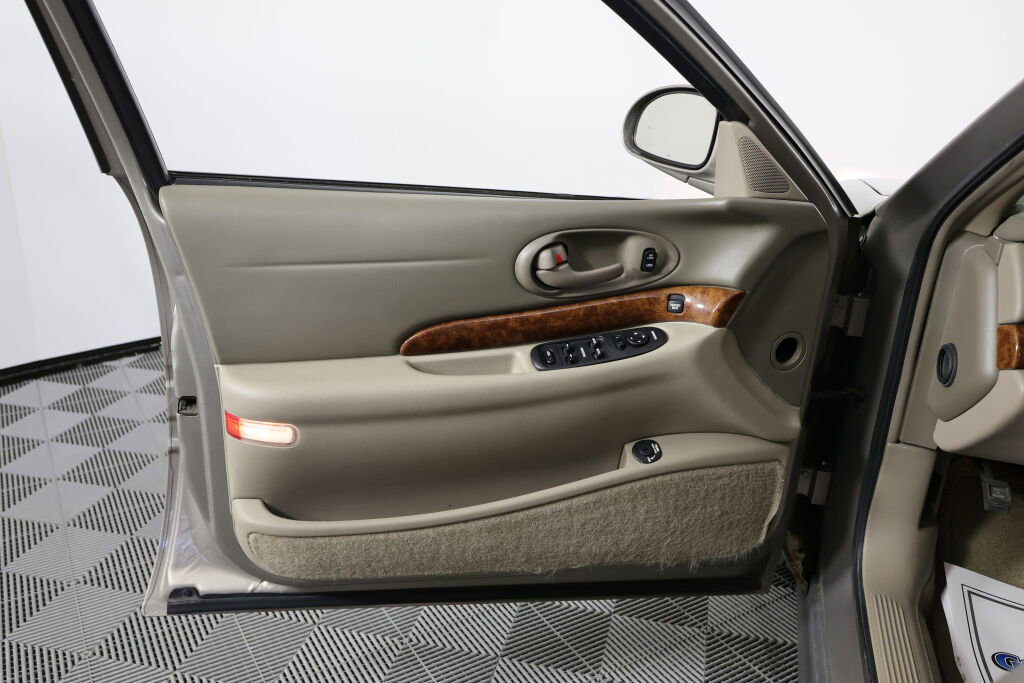 Used 2003 Buick Le Sabre Limited w/ Gran Touring Package image 12