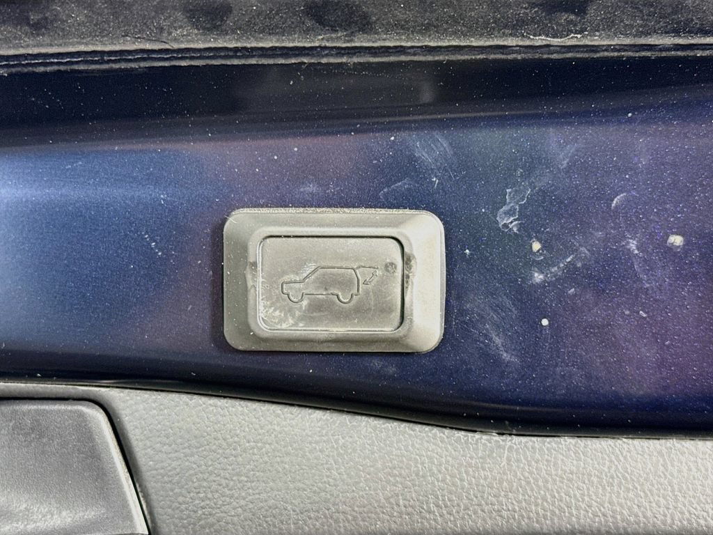Certified 2023 Toyota RAV4 XLE Premium AWD/4WD image 31