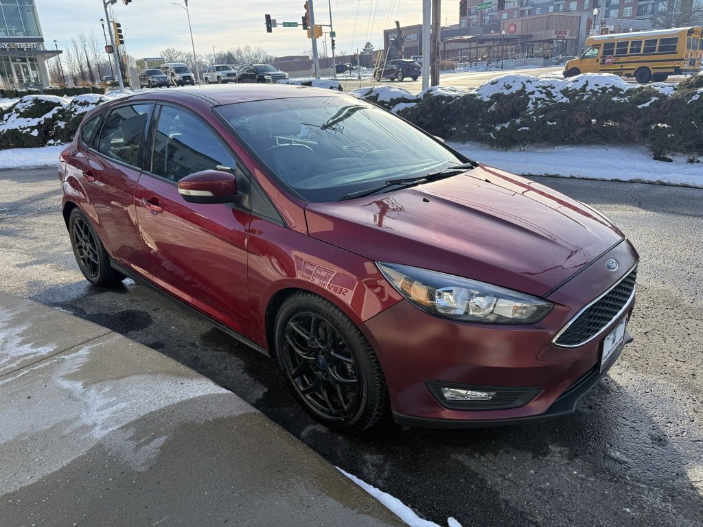Used 2016 Ford Focus SE w/ Equipment Group 201A image 3