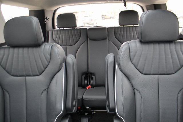 Used 2024 Hyundai Palisade Limited image 29