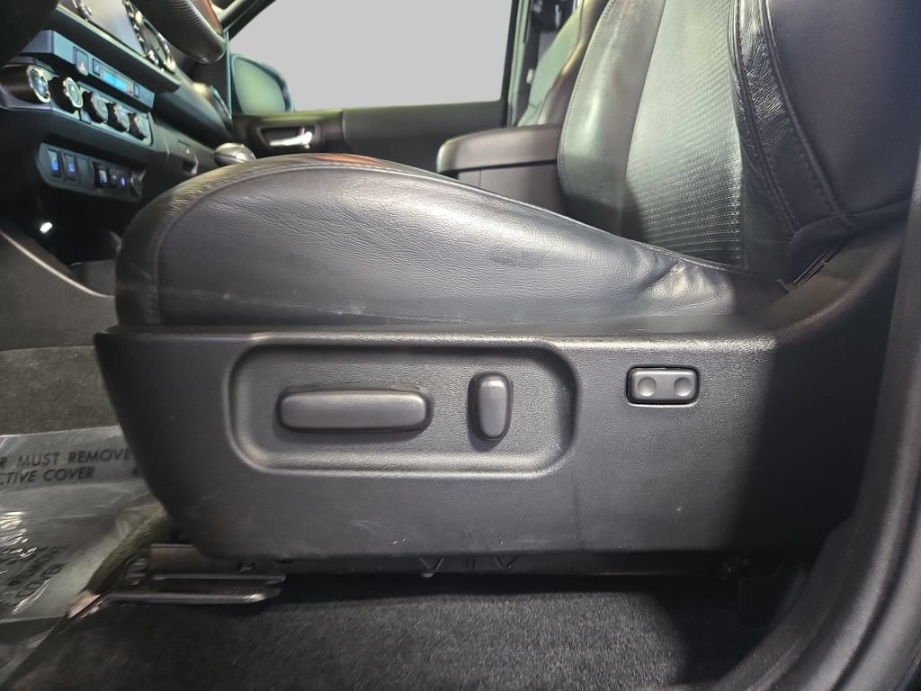 Used 2021 Toyota Tacoma 4x4 Double Cab image 30