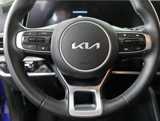 Used 2023 Kia Sportage EX image 4