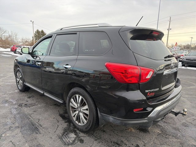 Used 2017 Nissan Pathfinder SV image 5