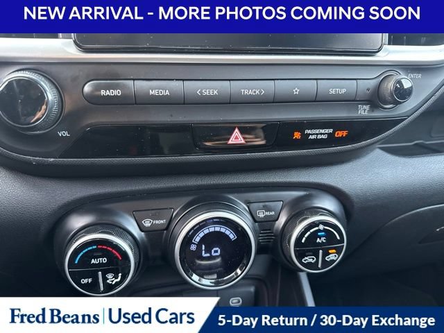 Certified 2023 Hyundai Venue SEL FWD image 9