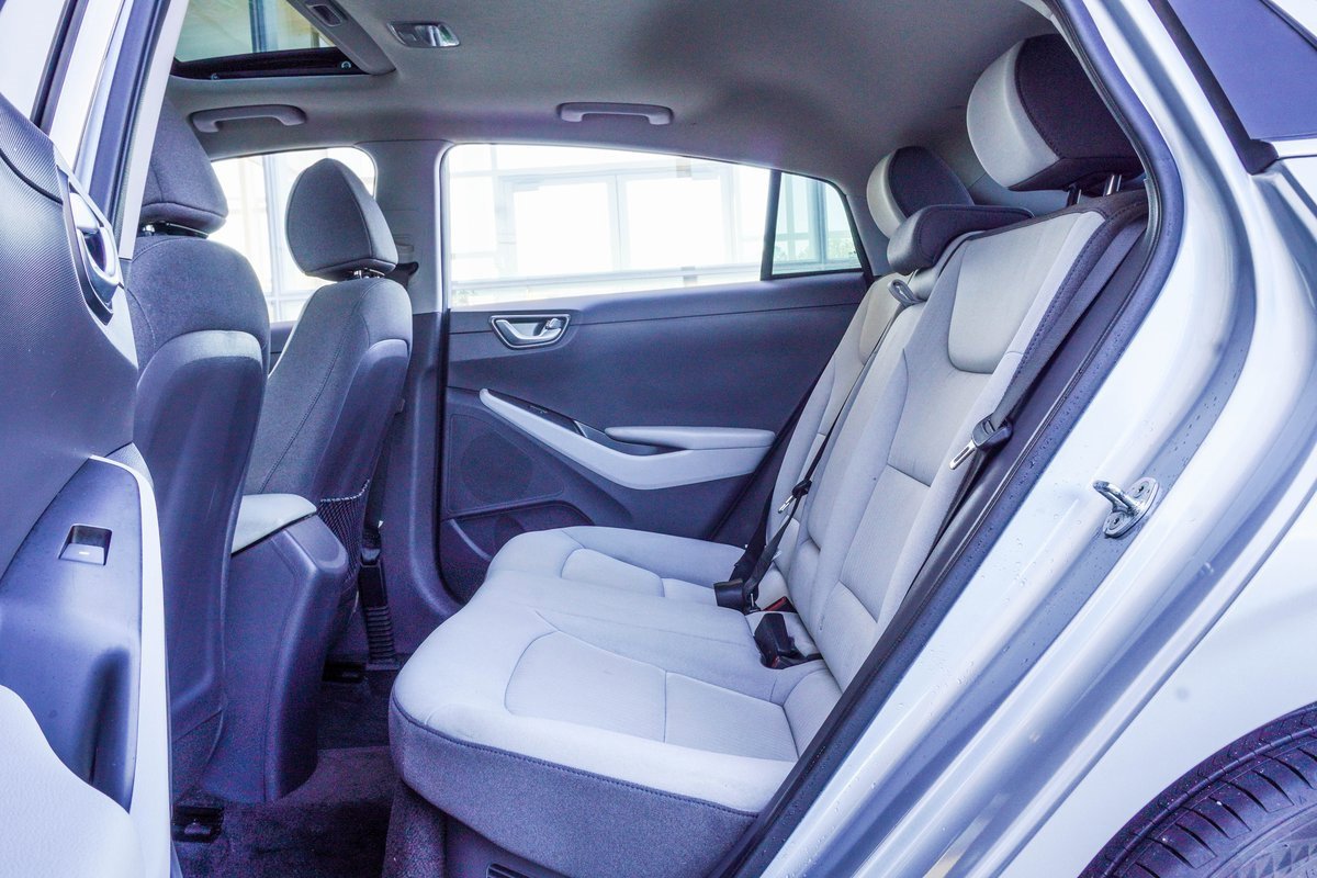 Used 2022 Hyundai Ioniq SEL image 18