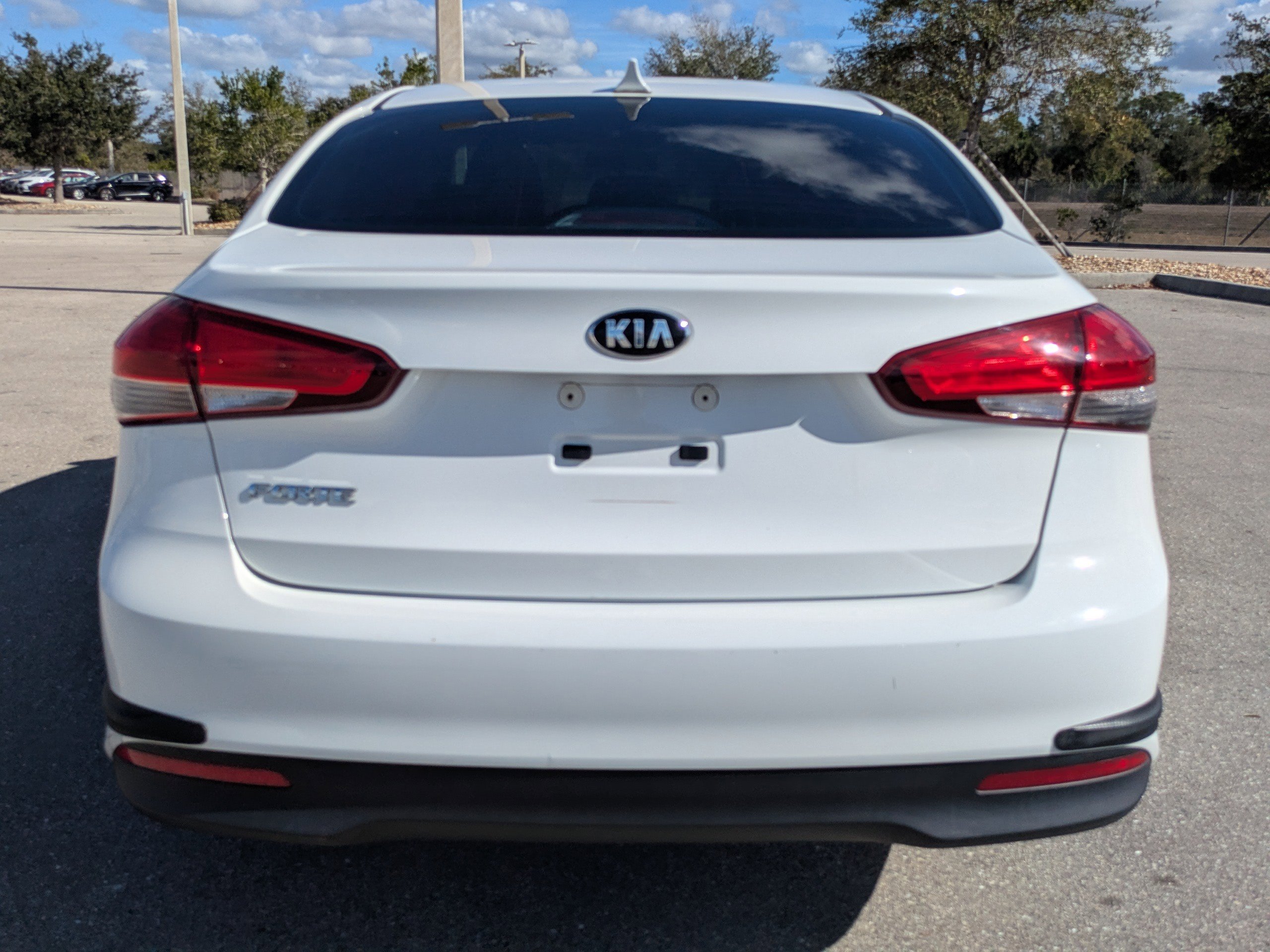 Used 2017 Kia Forte LX image 6