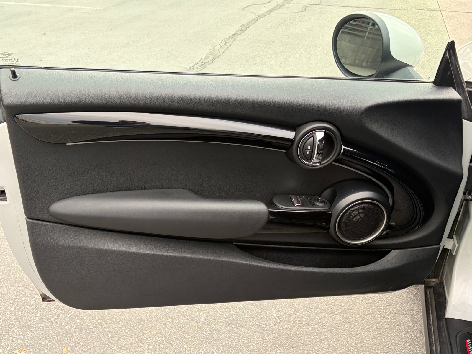 Used 2015 MINI Cooper 2-Door Hardtop image 14