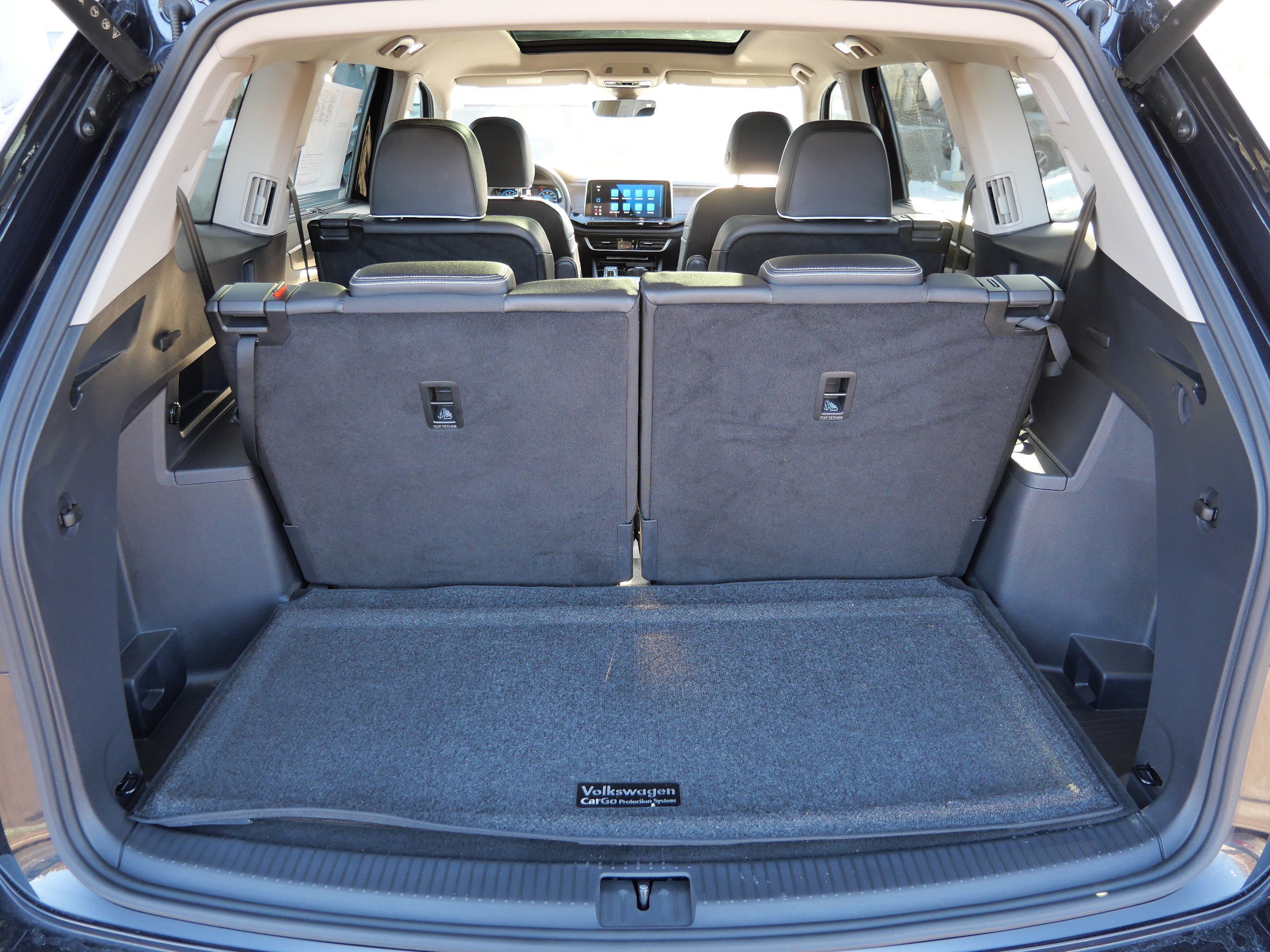 Certified 2025 Volkswagen Atlas SEL Premium R-Line image 18