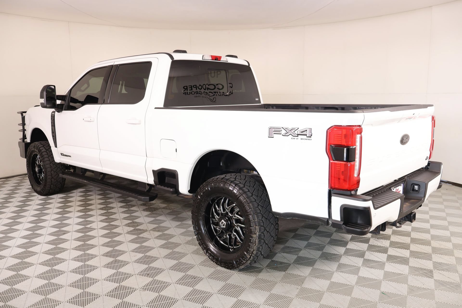 Used 2025 Ford F250 Lariat w/ Black Appearance Package AWD/4WD image 23
