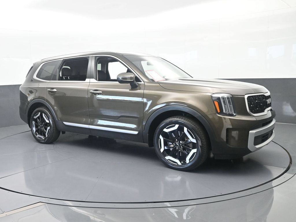 Used 2025 Kia Telluride EX w/ EX Captain's Chair Package FWD image 8