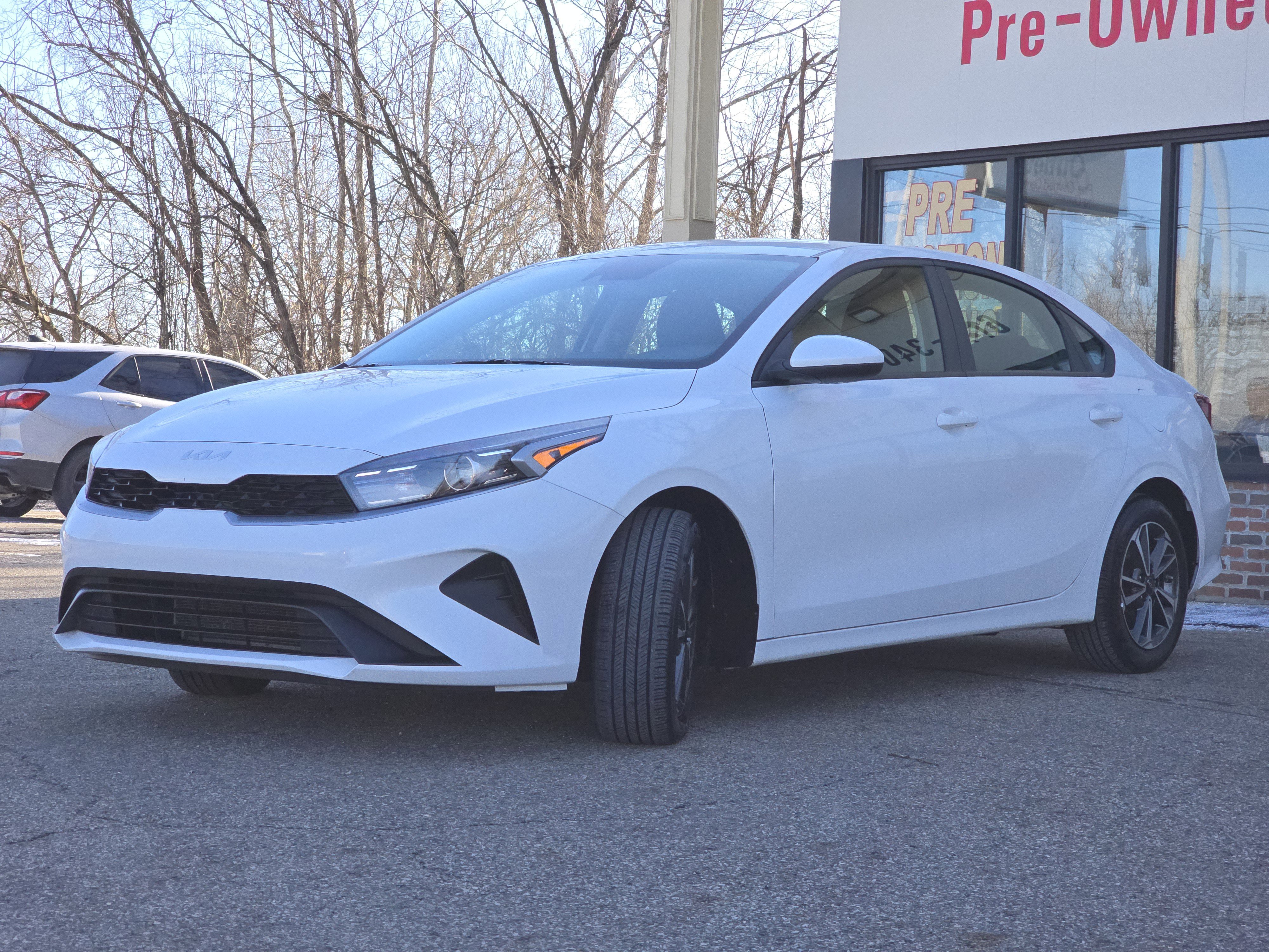 Used 2024 Kia Forte LXS image 3