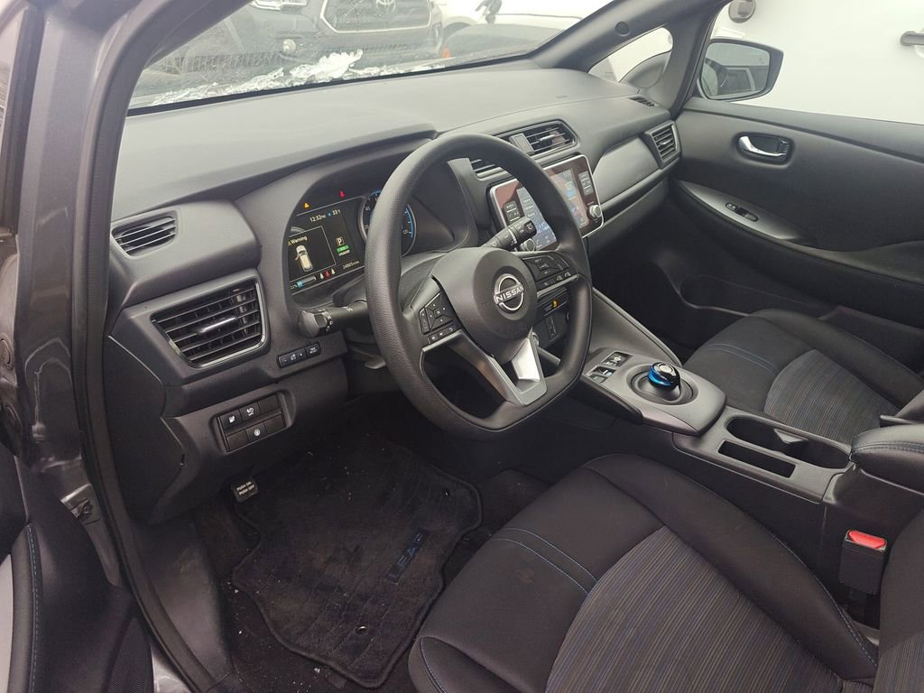 Used 2023 Nissan Leaf S image 7
