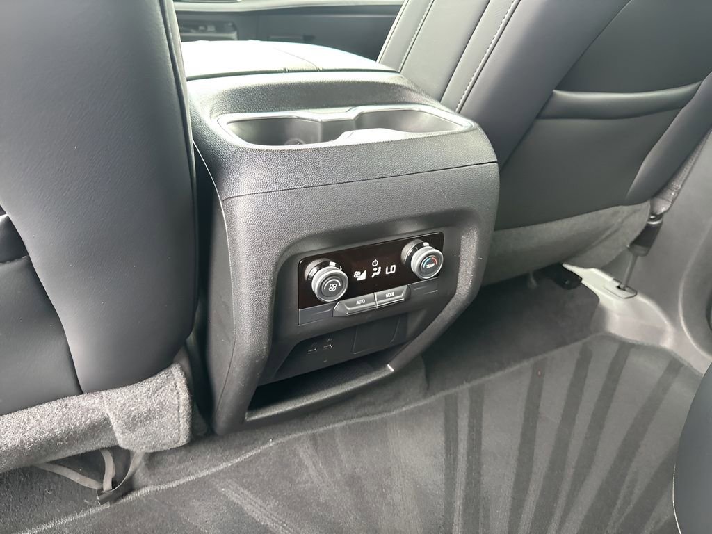 Used 2025 Buick Enclave Preferred FWD image 22