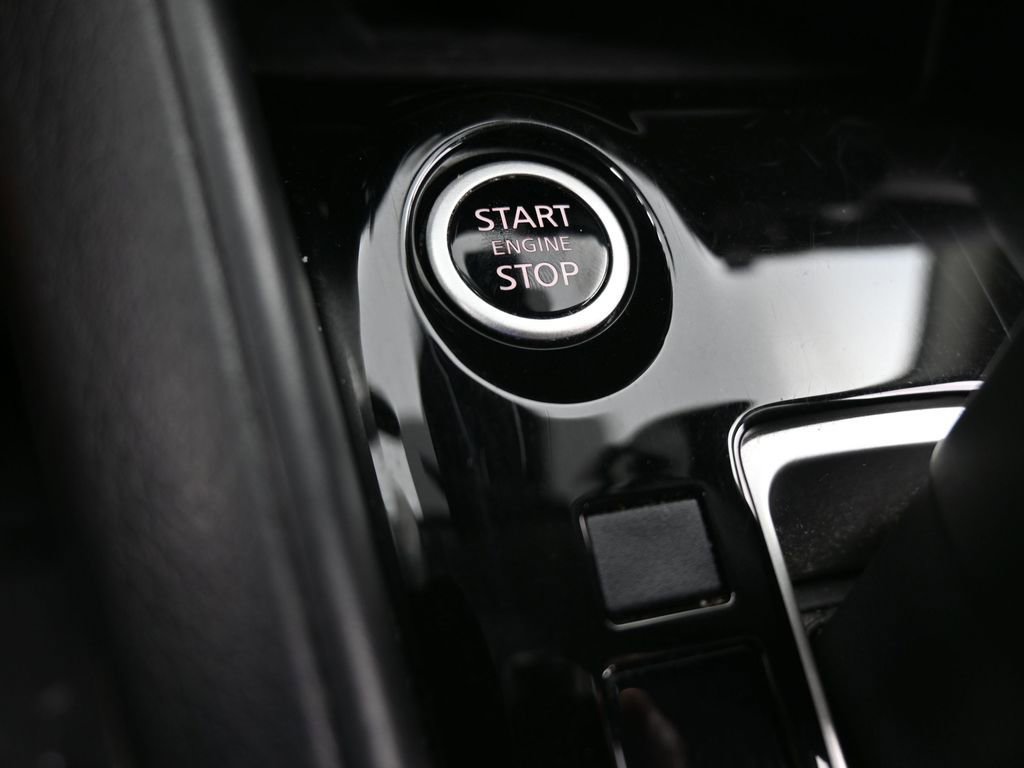 Used 2023 Nissan Versa SV image 26