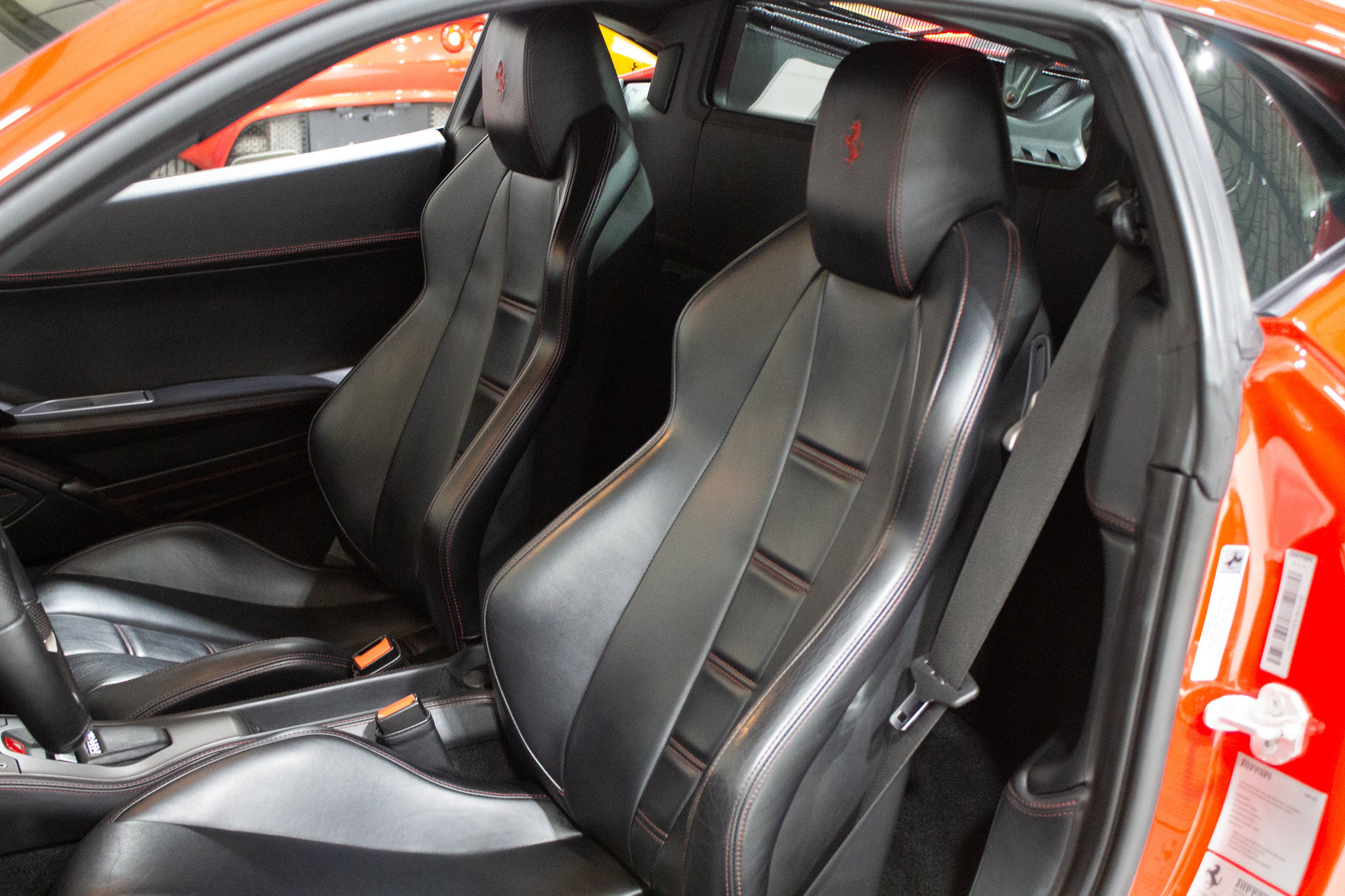 Used 2014 Ferrari 458 Italia Coupe RWD image 4