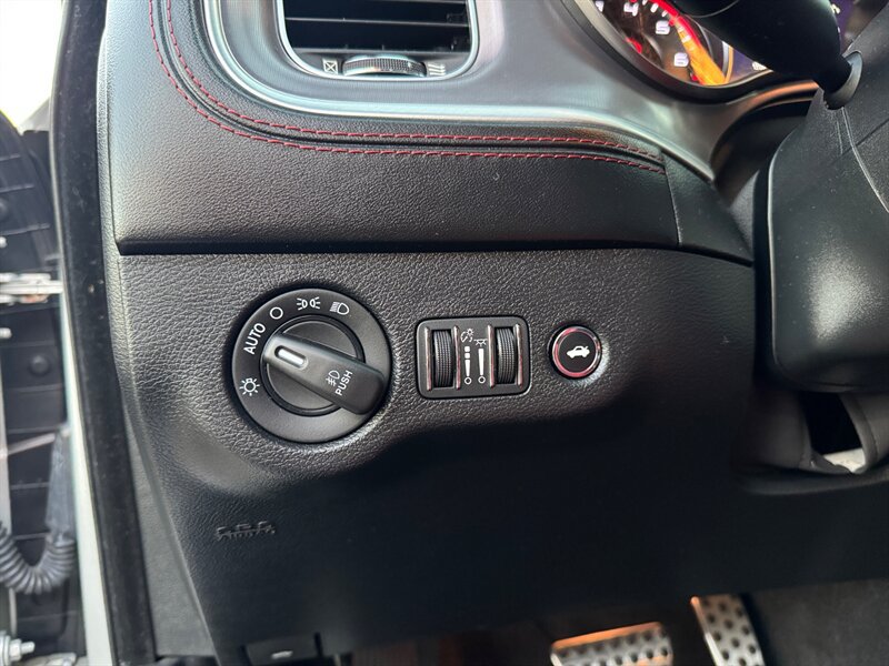 Used 2019 Dodge Charger Scat Pack w/ Dynamics Package RWD image 21