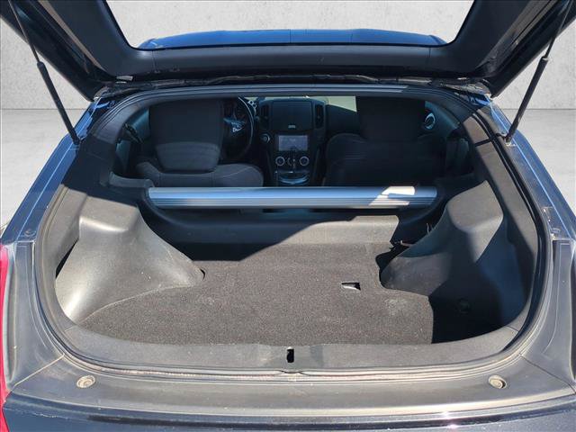 Used 2016 Nissan 370Z Coupe RWD image 6