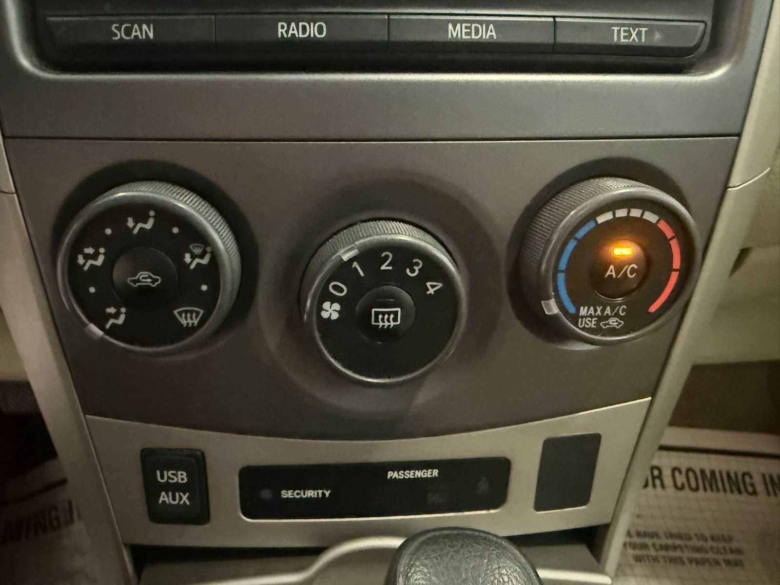 Used 2012 Toyota Corolla LE FWD image 33