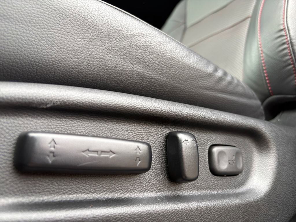 Used 2025 Honda Ridgeline Black Edition image 14